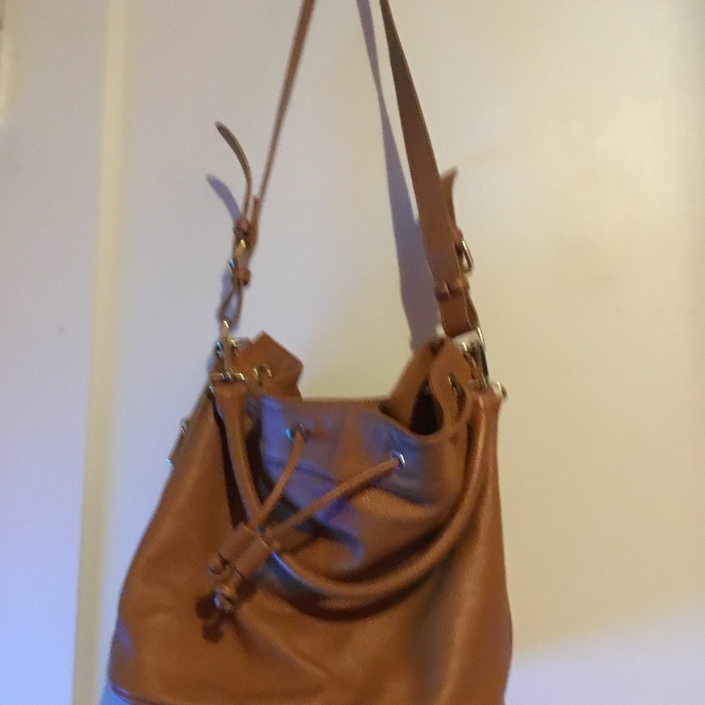 Ora Delphine leather bucket bag
